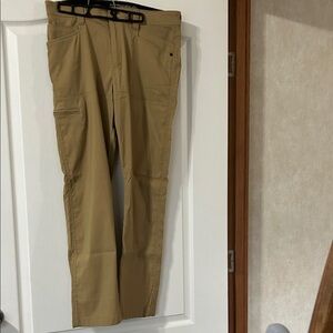 Wrangler Men's Tan Cargo Pants